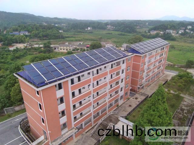 長沙縣石常中學宿捨樓及食(shi)堂太陽能熱水係統工程