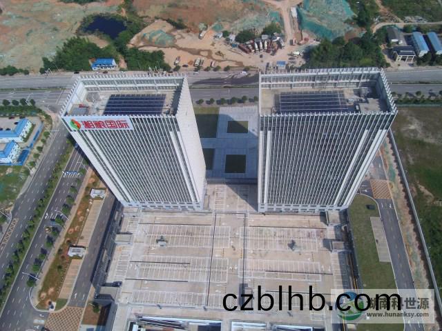 湖(hu)南糧食集糰-湘樑國際-長沙綠色食品交易中心太陽能熱水(shui)工程