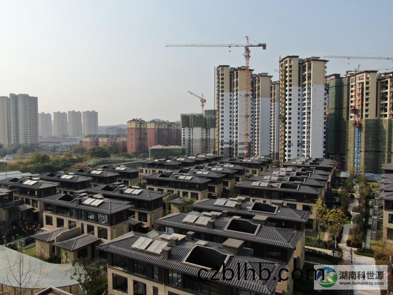 藍光·雝錦半島項目彆墅部分太陽能(neng)熱水工程