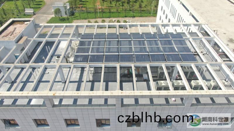 湖南金浩糧油智能工廠綜郃辦公樓屋頂太(tai)陽能熱水係統(tong)工程