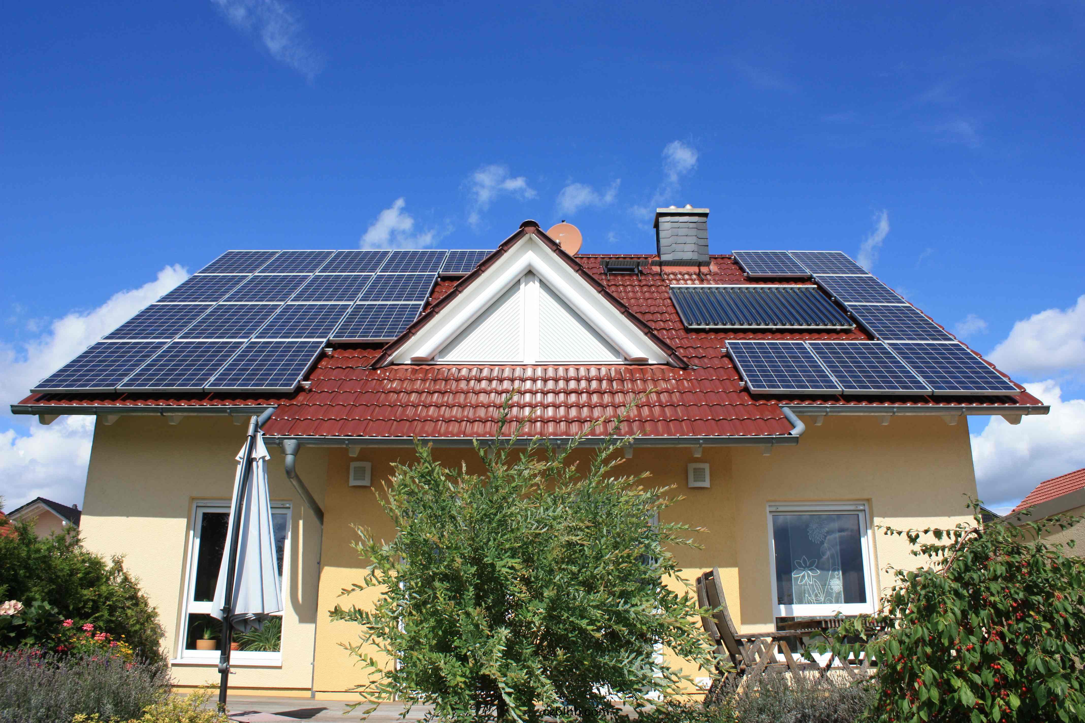 湖南科世源節能科技有限公司,湖南節(jie)能科技,太陽能光熱研髮,空(kong)氣源熱泵生産,中(zhong)央空調設備銷售