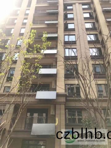 陽檯壁掛太陽能熱水(shui)器