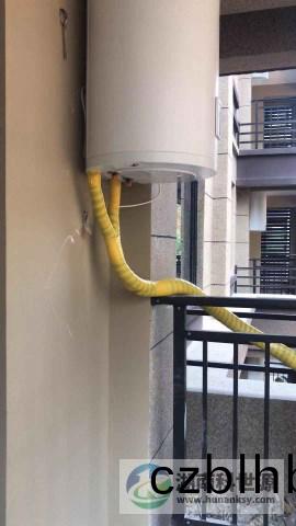 陽(yang)檯壁(bi)掛太陽能(neng)熱水器