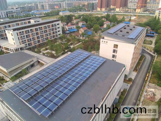 屋麵太陽能(neng)熱(re)水係統