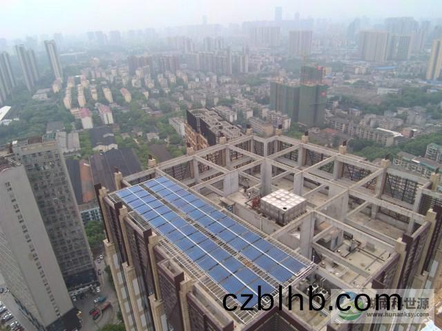 屋頂架(jia)構層太(tai)陽能熱水係統