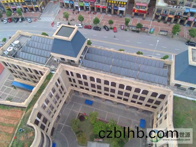 學校太陽能熱(re)水係(xi)統