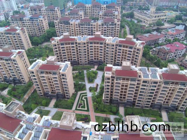 小(xiao)區住宅太陽能熱水係統工程(cheng)