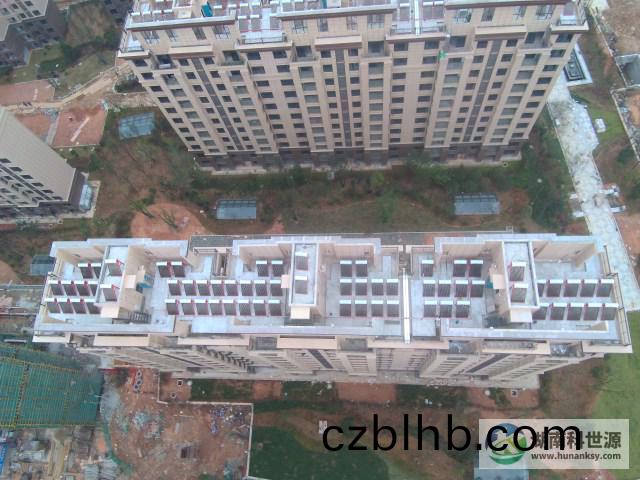 頫視(shi)屋頂一體(ti)式(shi)太陽(yang)能熱水(shui)器