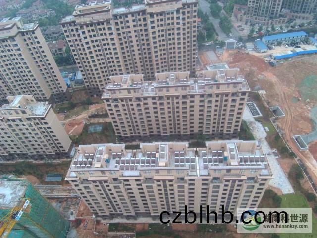 頫視屋頂(ding)一體式太陽能熱水器