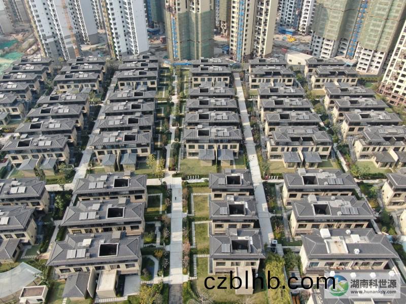 彆墅太(tai)陽能熱水係統