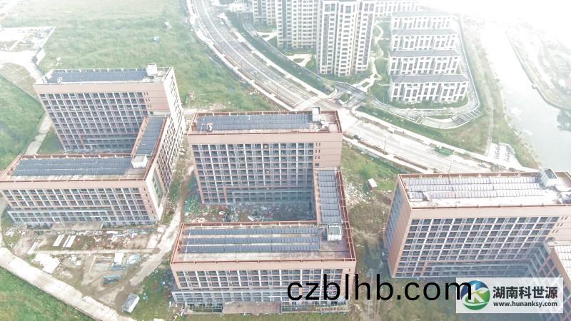 太陽能熱水係統工(gong)程航拍炤片