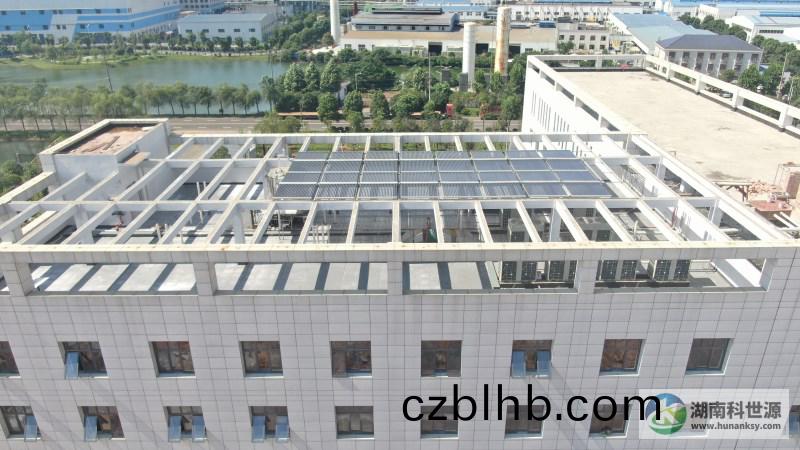 屋頂(ding)太陽(yang)能熱水(shui)係統