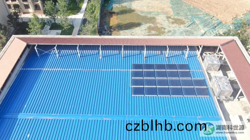 小學(xue)屋頂太陽能熱水係統工程