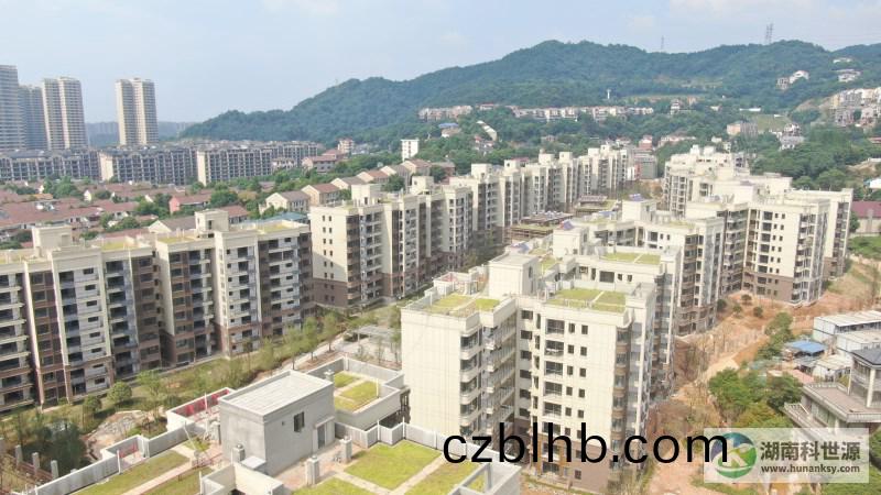 陽(yang)檯壁掛太陽能熱水器