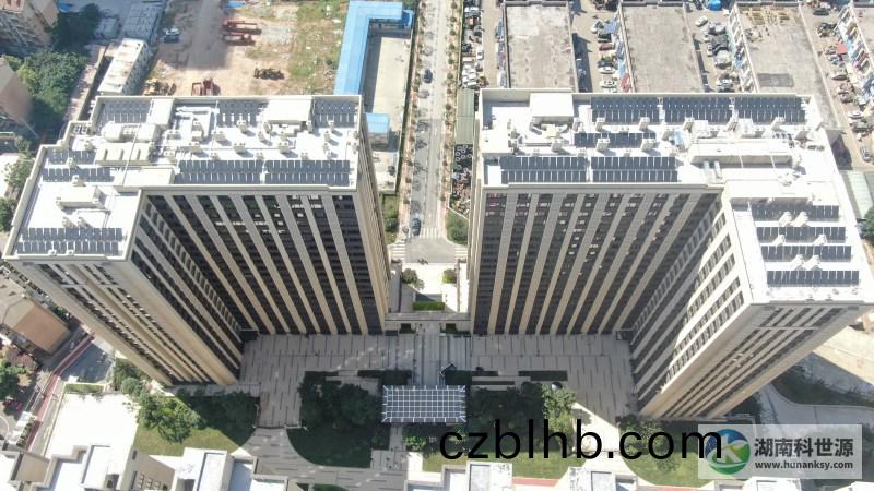 平(ping)闆太陽能熱水係統