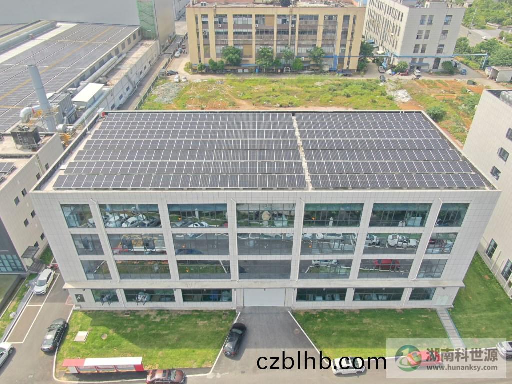 廠(chang)房屋(wu)頂光伏髮電(dian)2